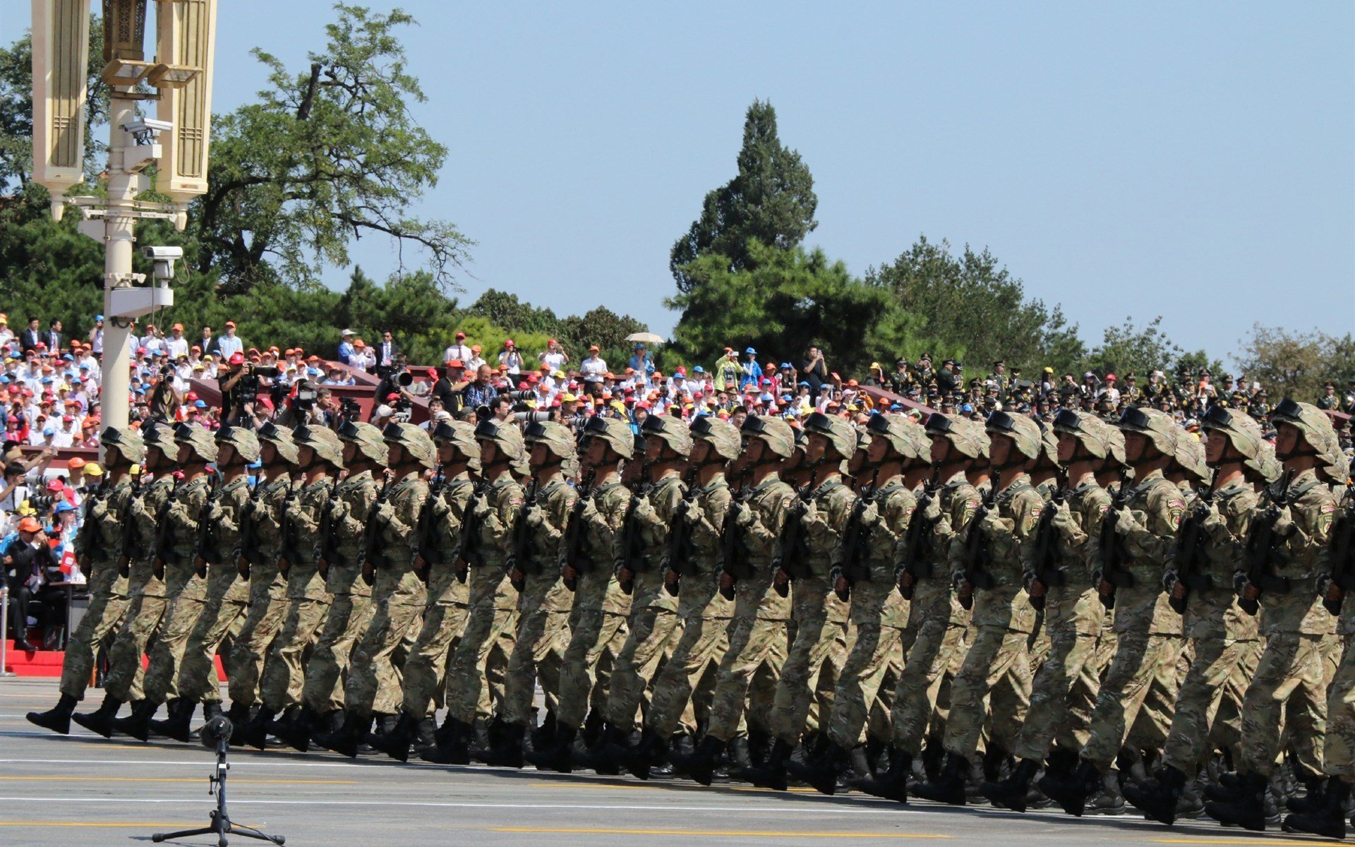 九游网-中国队在巴黎奥运会比赛中展现出高效的传球配合，奥运中国对巴西