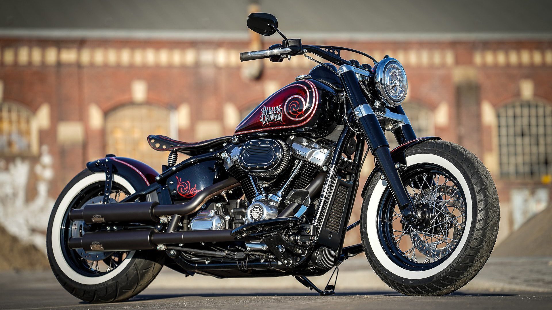 曼城双中场组合控制比赛节奏流畅，曼城的中场