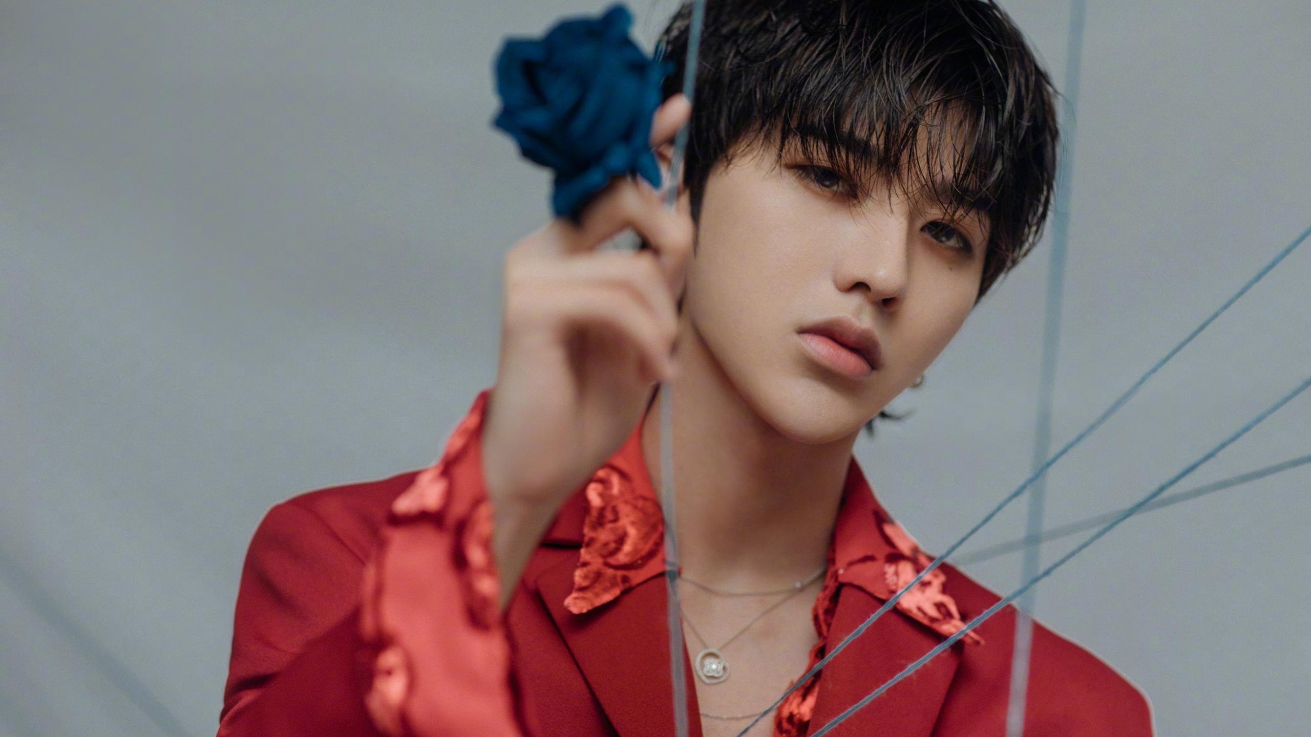 “尼古拉斯·桑特基的精准踢球和传球技巧,助力美洲狮队冲击世界冠军”